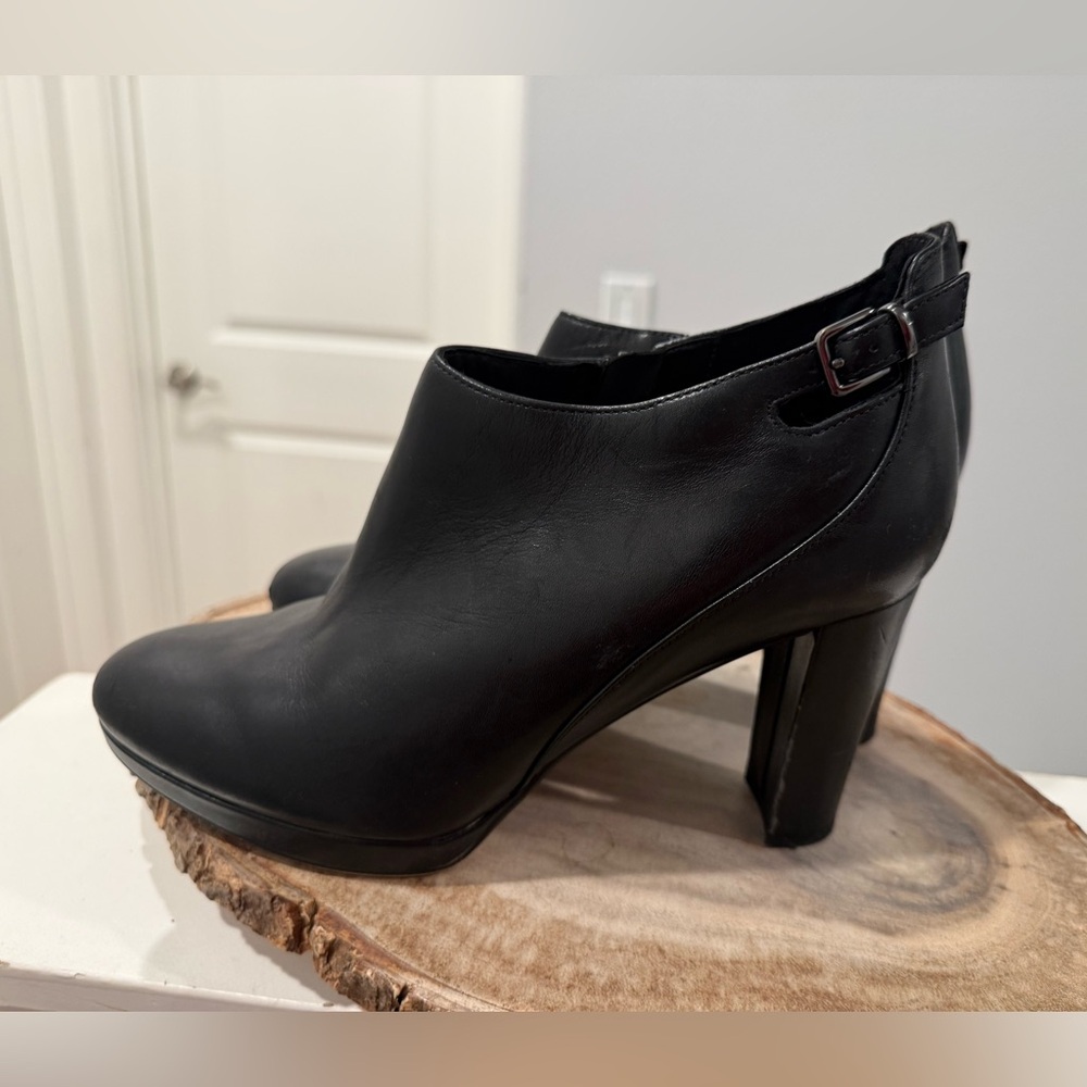NOT FOR SALE- Clarks Women's Black Kendra Spice Bootie! Size 9